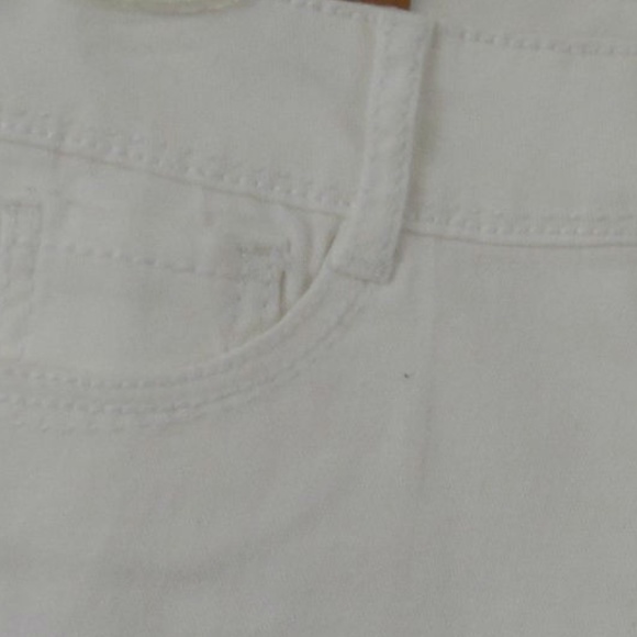 NWT Hippie Laundry White Jean Shorts - Picture 2 of 8